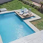 Villa Petreris Enas - Stunning 3 Bedroom Ayia Napa Villa With Pool - Short Walk To Nissi Avenue