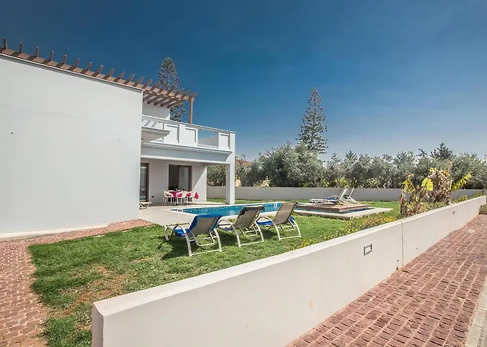 Villa Petreris Enas - Stunning 3 Bedroom Ayia Napa Villa With Pool - Short Walk To Nissi Avenue