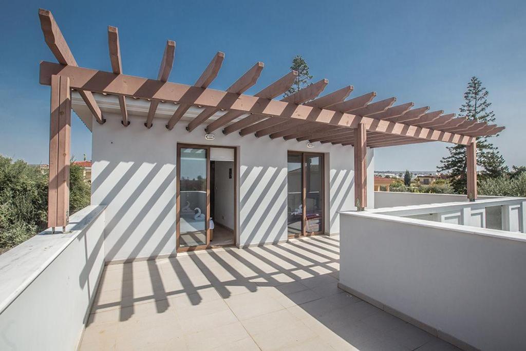 Villa Villa Petreris Enas - Stunning 3 Bedroom Ayia Napa Villa With Pool - Short Walk To Nissi Avenue Ayia Napa