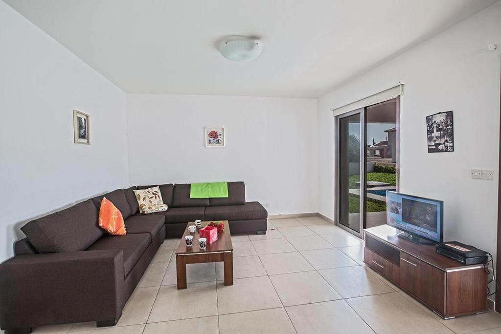 Villa Petreris Enas - Stunning 3 Bedroom Ayia Napa Villa With Pool - Short Walk To Nissi Avenue