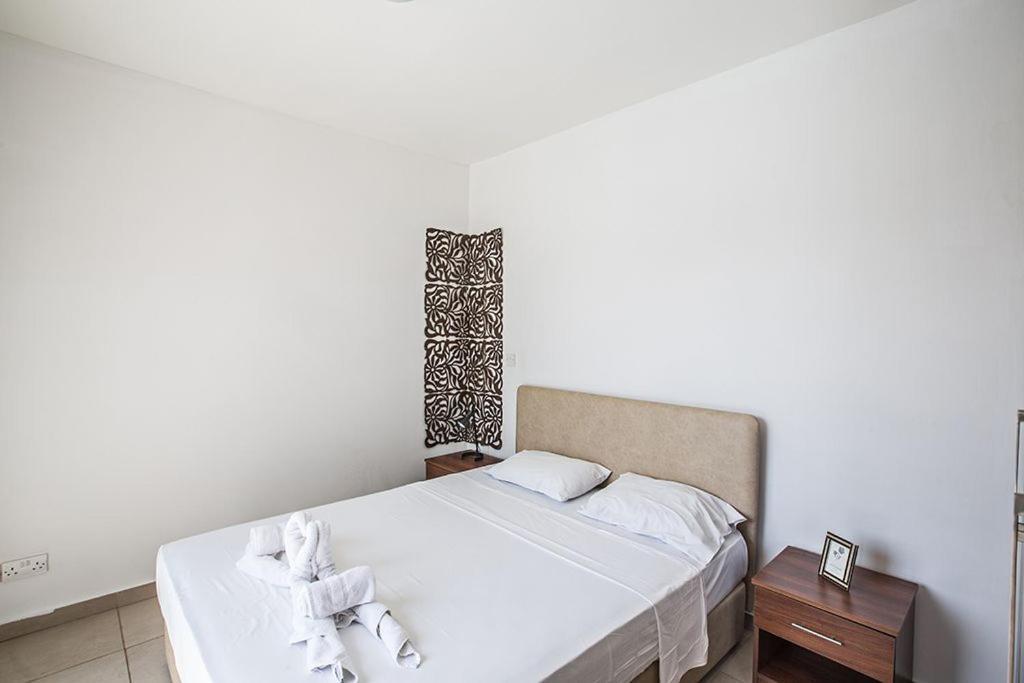 Villa Petreris Enas - Stunning 3 Bedroom Ayia Napa Villa With Pool - Short Walk To Nissi Avenue