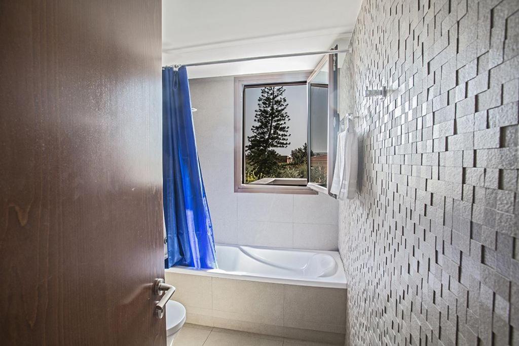 Villa Petreris Enas - Stunning 3 Bedroom Ayia Napa Villa With Pool - Short Walk To Nissi Avenue Villa Agia Napa