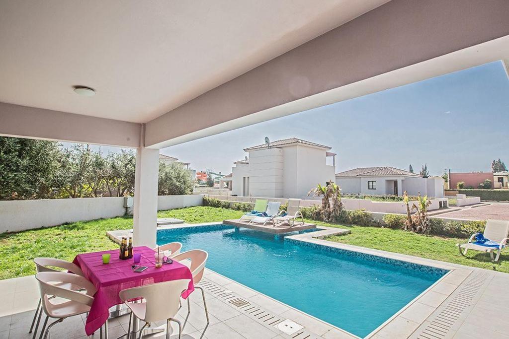 Villa Villa Petreris Enas - Stunning 3 Bedroom Ayia Napa Villa With Pool - Short Walk To Nissi Avenue *