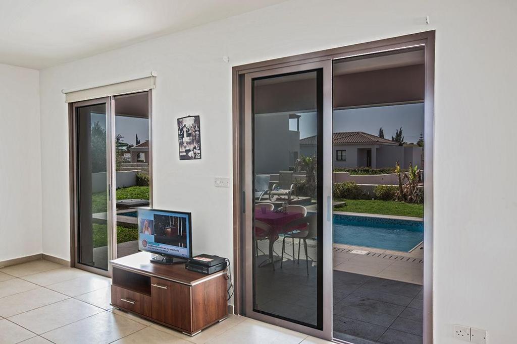 Villa Villa Petreris Enas - Stunning 3 Bedroom Ayia Napa Villa With Pool - Short Walk To Nissi Avenue