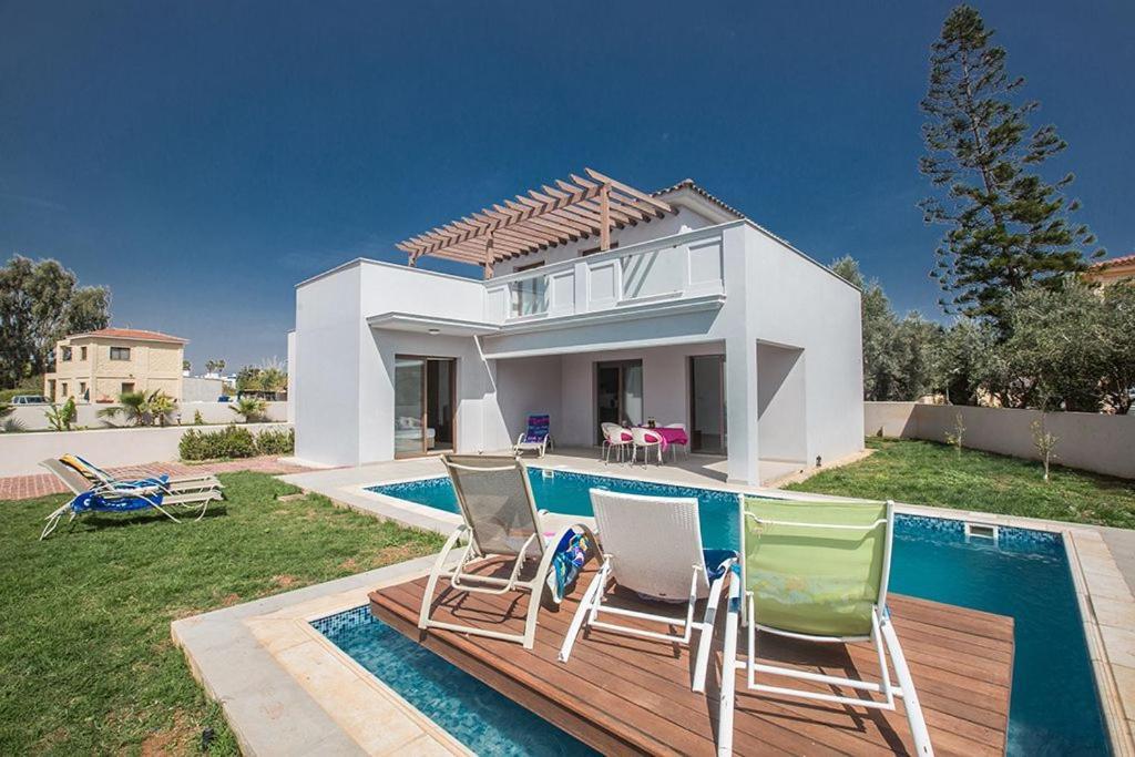 Villa Petreris Enas - Stunning 3 Bedroom Ayia Napa Villa With Pool - Short Walk To Nissi Avenue *
